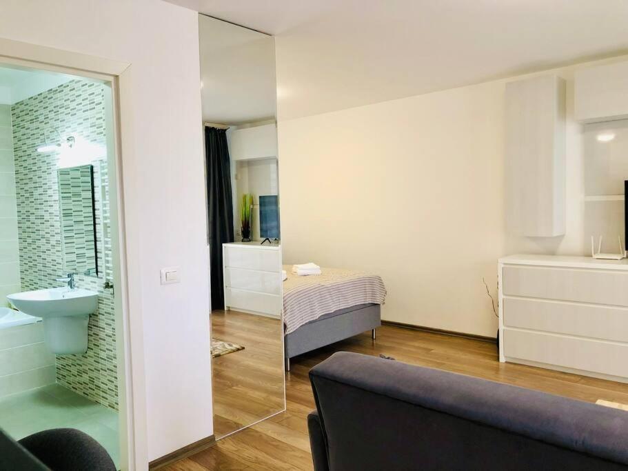 Joy Stefan Baciu 9 Apartment
